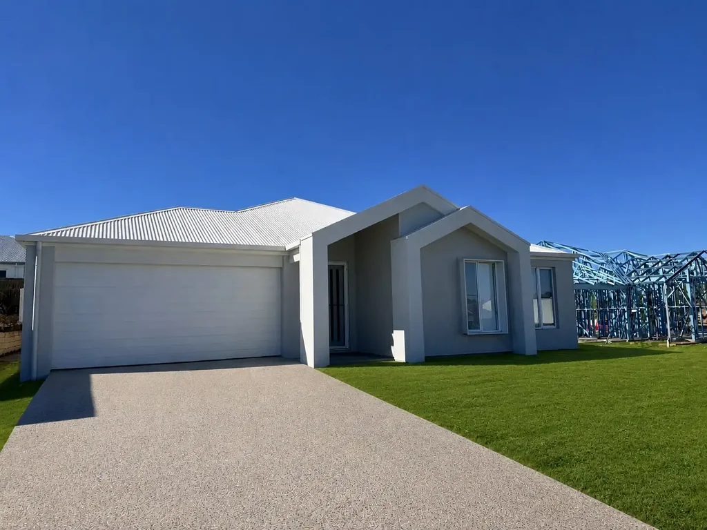 BRAND NEW FAMILY HOME IN SOUGHT-AFTER NIKENBAH – SOLAR POWER & DUCTED AIR CONDITIONING!
$800 PER WEEK | Available 26 June 2026