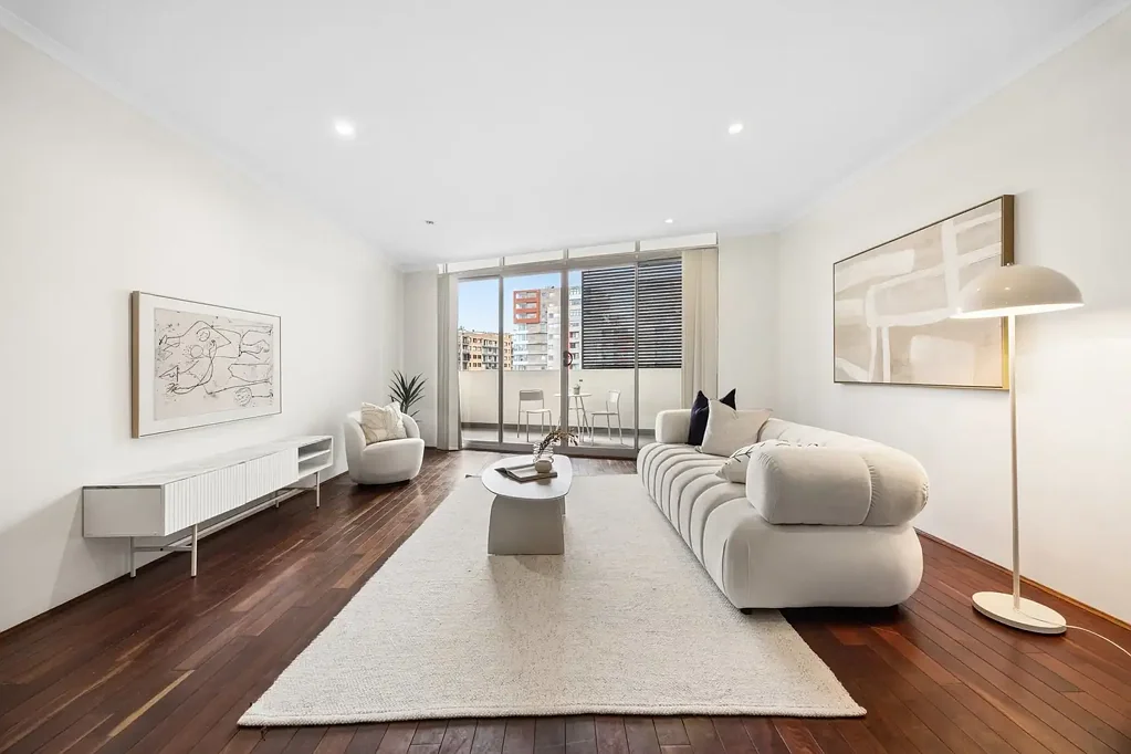 Maroubra 2房 Maroubra Junction 中心时尚两卧室公寓 STYLISH TWO-BEDROOM APARTMENT IN THE HEART OF MAROUBRA JUNCTION