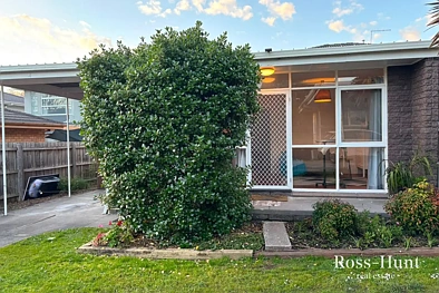 Nunawading 1 Bedroom Villa Unit with North Facing Private Garden