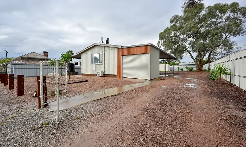 Wilmington 3 Slaapkamer Comfortable Living on a Spacious 865m² (Approx.) Allotment