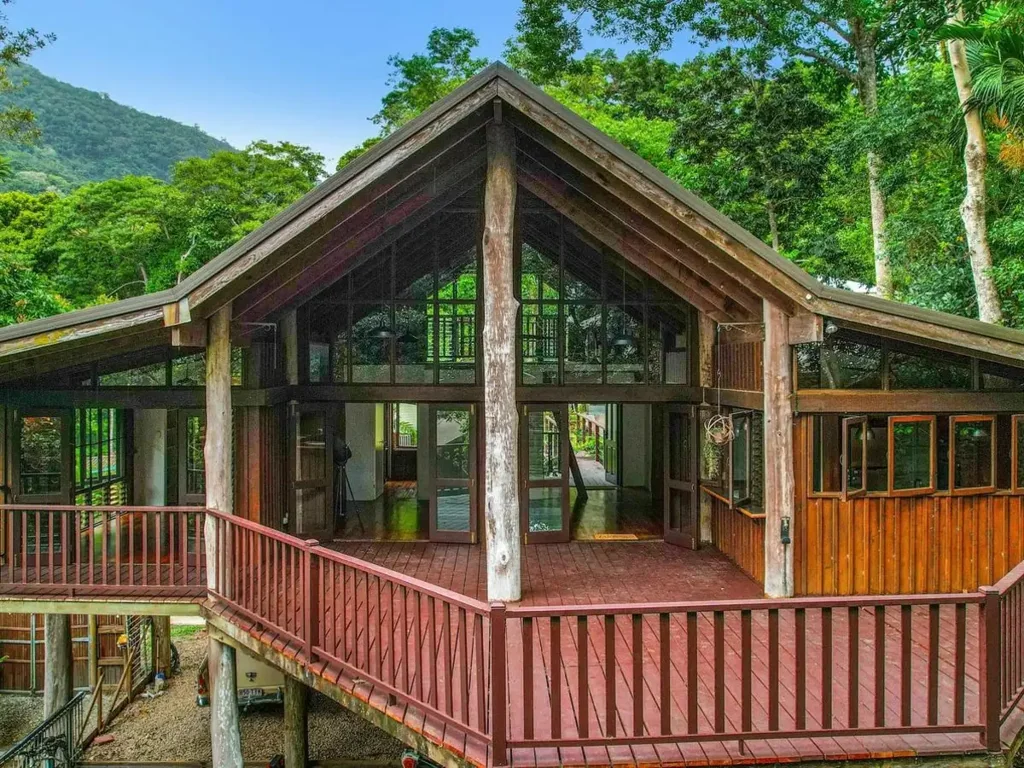 LIVE IN THE RAINFOREST!!!!