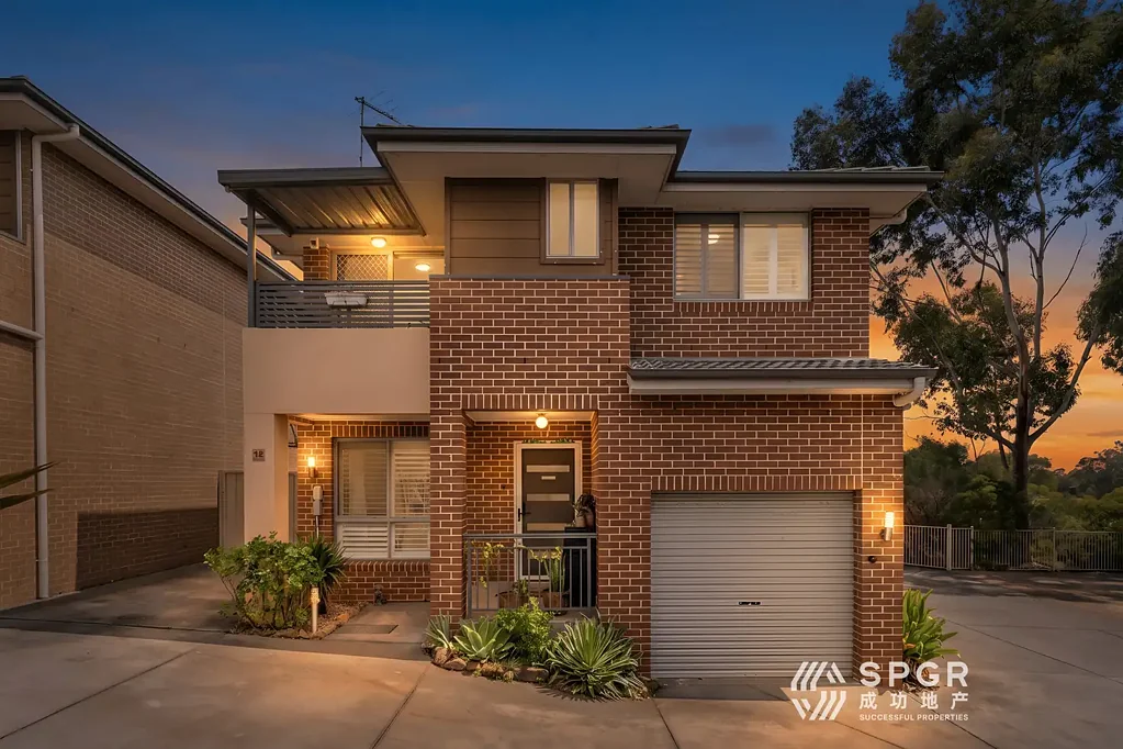 Toongabbie 4ਬੈੱਡਰੂਮ Freestanding 4-Bedroom Townhouse | Corner Position | Metella Road Public School Catchment