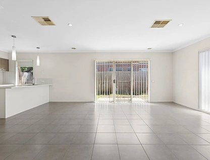 1/8 Grand Central Boulevard, Pakenham, South East Melbourne, 3 कमरे, 2 बाथरूम, House
