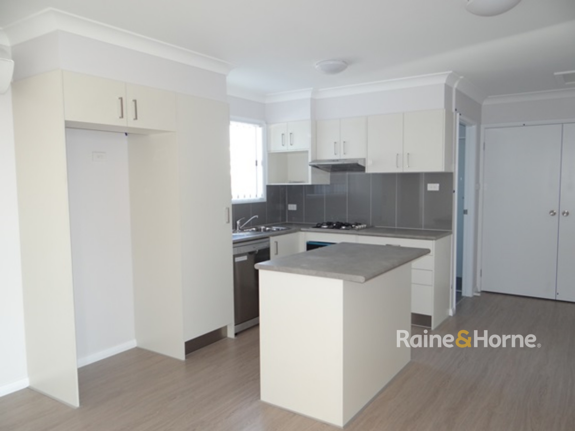 21A VERON RD, UMINA BEACH NSW 2257, 0 غرف, 0 حمامات, House