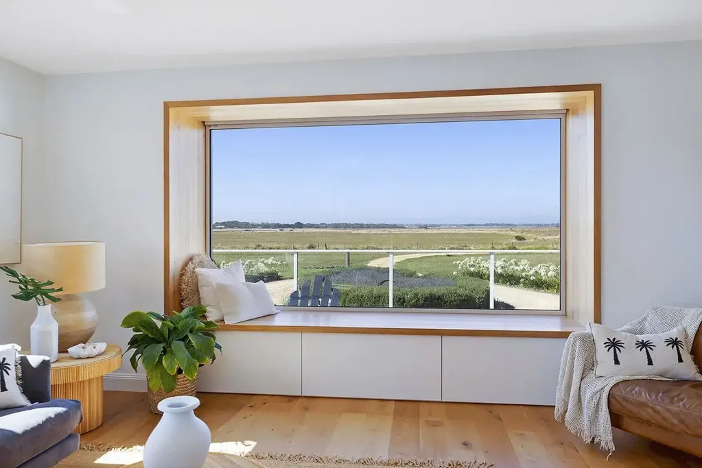 Port Fairy 4 Bedroom Opulent East Beach Home on 4.25 Acres