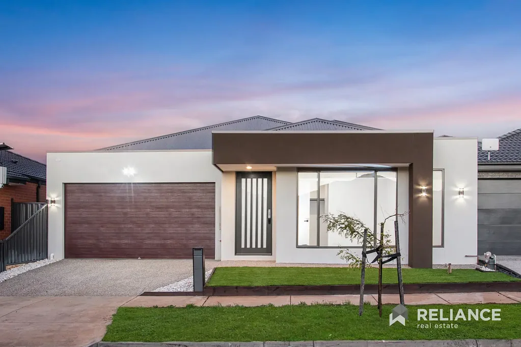 Rockbank 4房 全新豪华住宅 - 威洛斯普林斯，洛克班克的现代优雅！ Brand-New Luxury Home – Modern Elegance in Willow Springs, Rockbank!