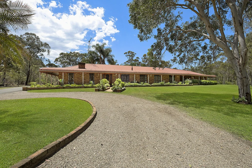 Expansive Family Living