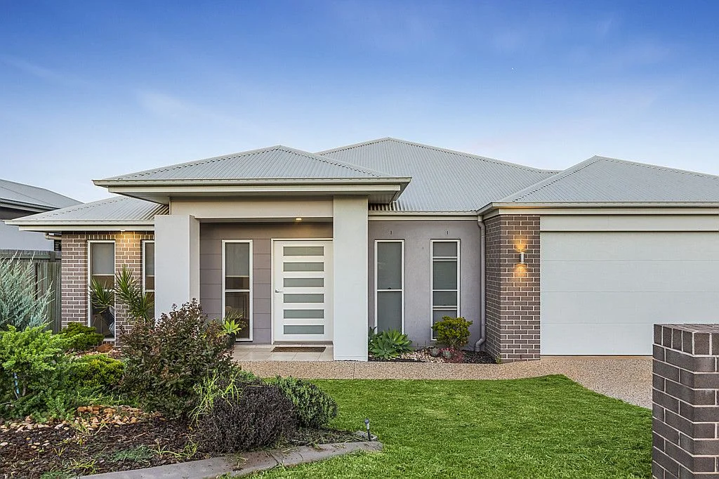 20 Meares Street, Kearneys Spring, QLD 4350