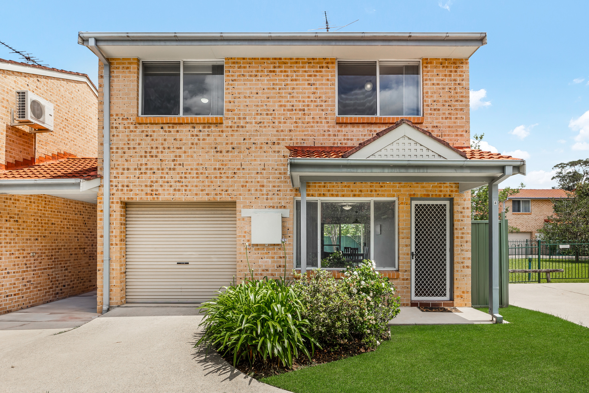 UNIT 4 23 PYE RD, QUAKERS HILL NSW 2763, 0部屋, 0バスルーム, Townhouse