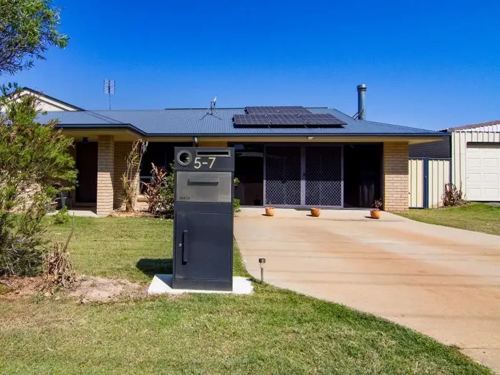5-7 Brisbane Street, Nanango, QLD 4615