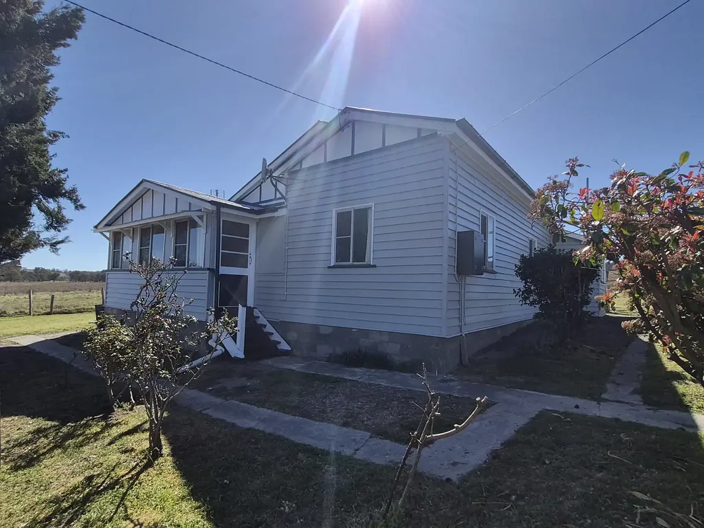 465 Pyramids Road, Eukey - a charming 3-bedroom house