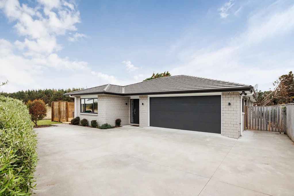 Foxton Beach 4房  Modern, low maintenance, rural outlook