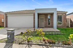 16 YELLOW GUM WAY, Manor Lakes