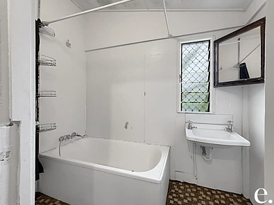 6 LLOYD ST, MAREEBA QLD 4880, 0 침실, 0 욕실, House