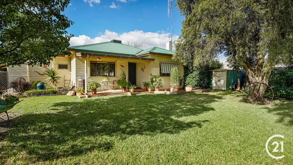 Forbes 4 Bedroom Century 21 Central West Parkes and Forbes - 6852 3793
