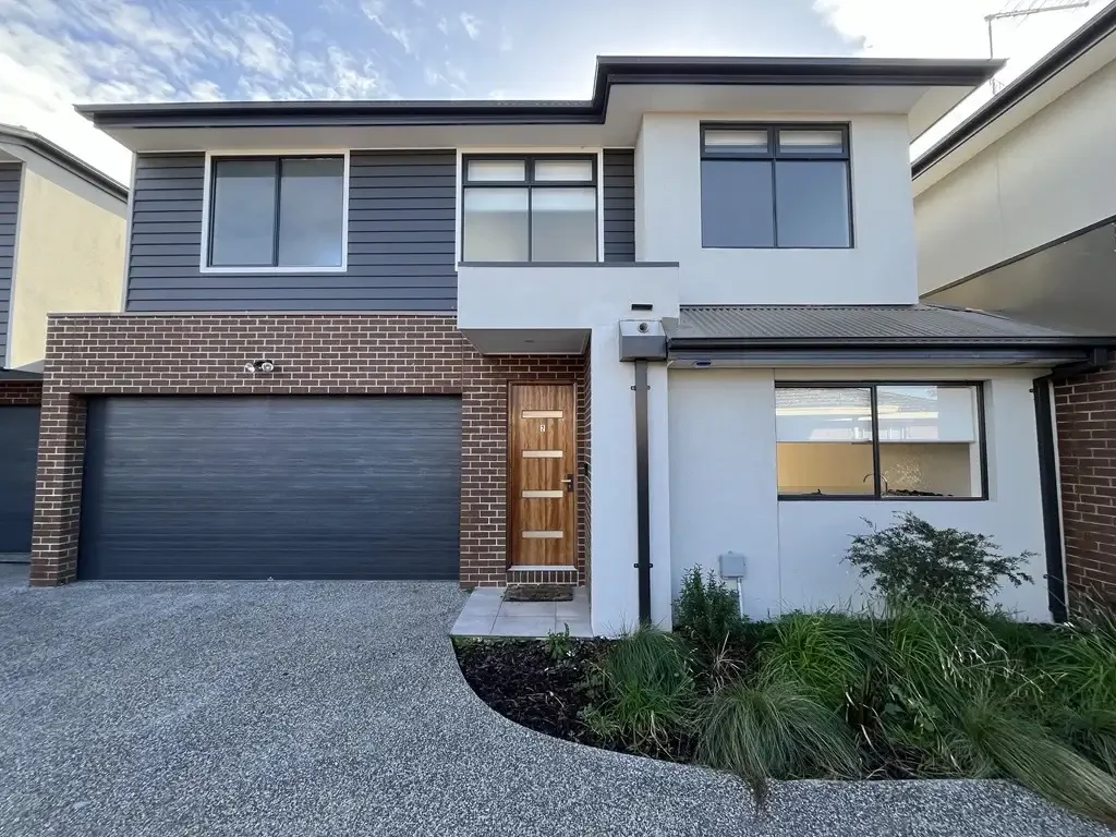 Townhouse with Double Garage