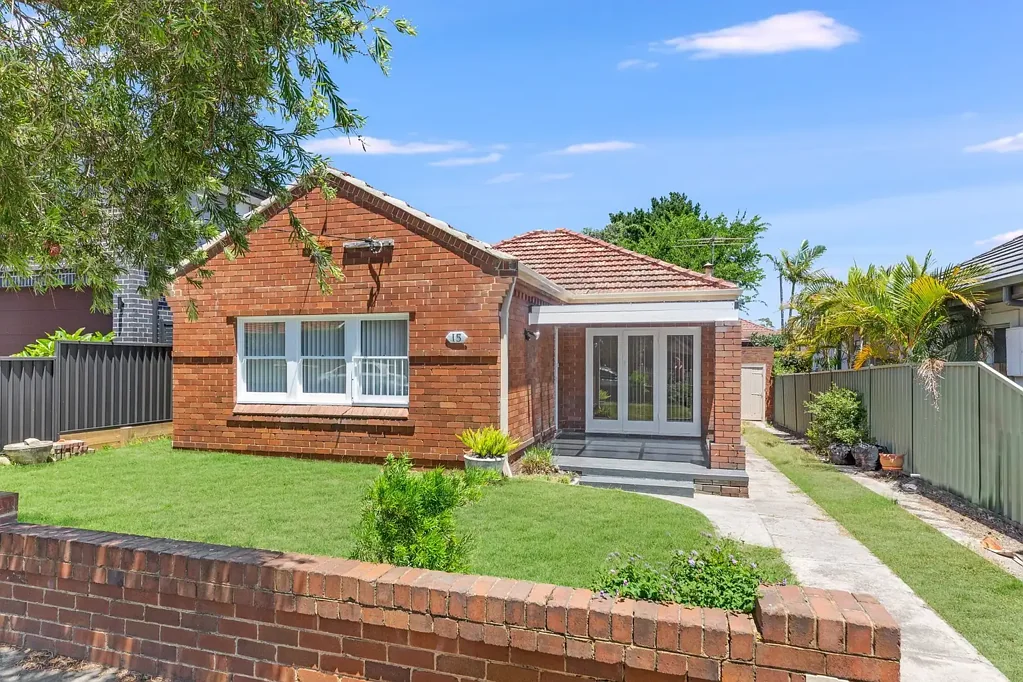 Brighton Beauty – Modern Comfort & Coastal Convenience