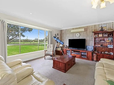 44 McHugh Road, Longwarry, VIC 3816, 3房, 1浴, Lifestyle Section