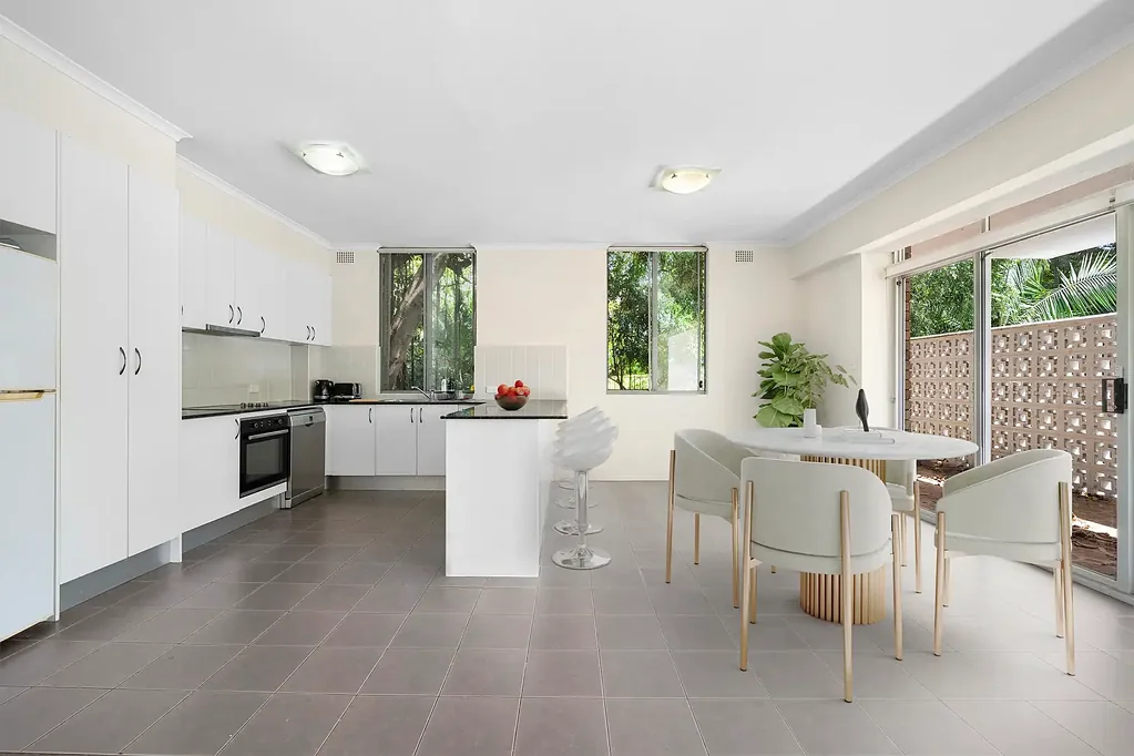 Spacious 3 Bedroom Ground Floor Apartment located moments to all of Double Bay's offerings !