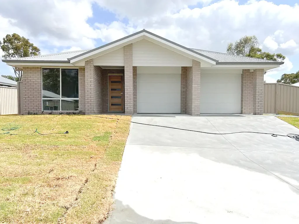 Modern Duplex in Denman
