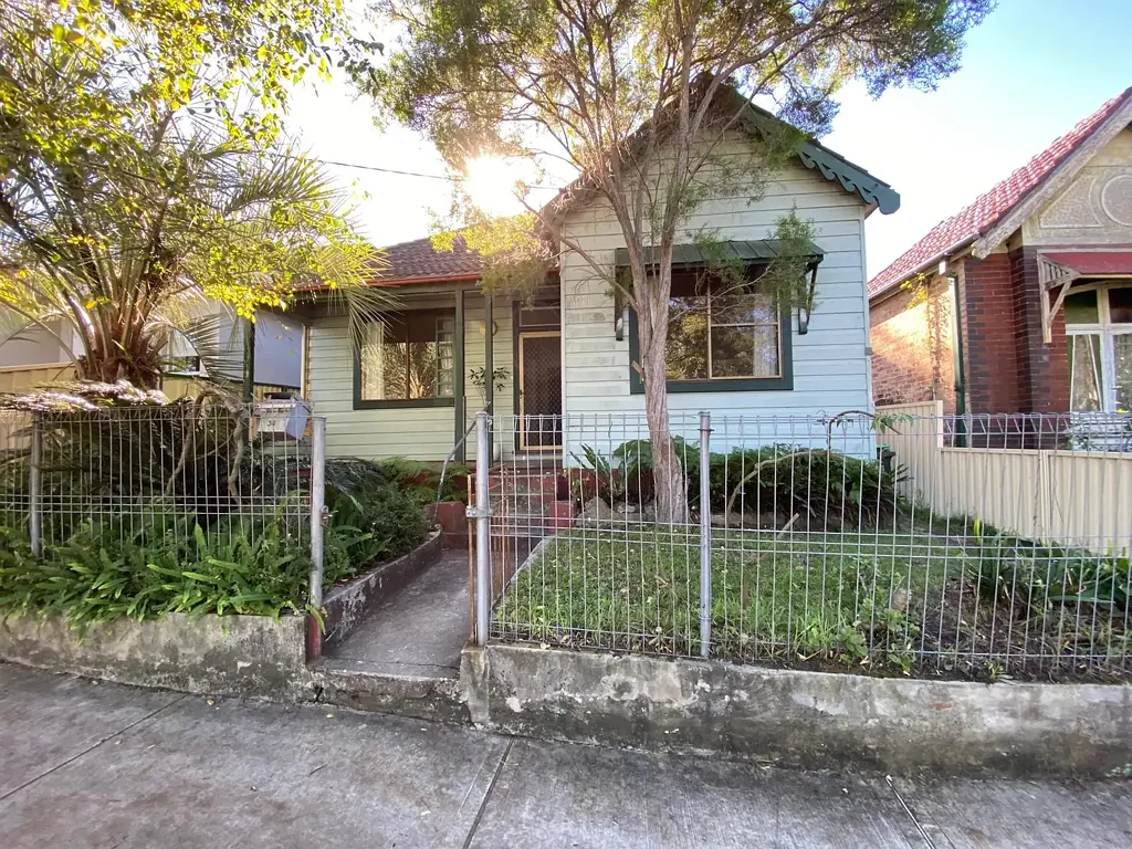 Charming Family Home with Expansive Backyard in a Prime Dulwich Hill Location