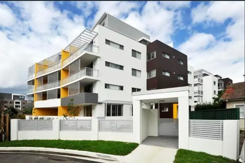 Prime Location 1-Bedroom Unit with Parking!