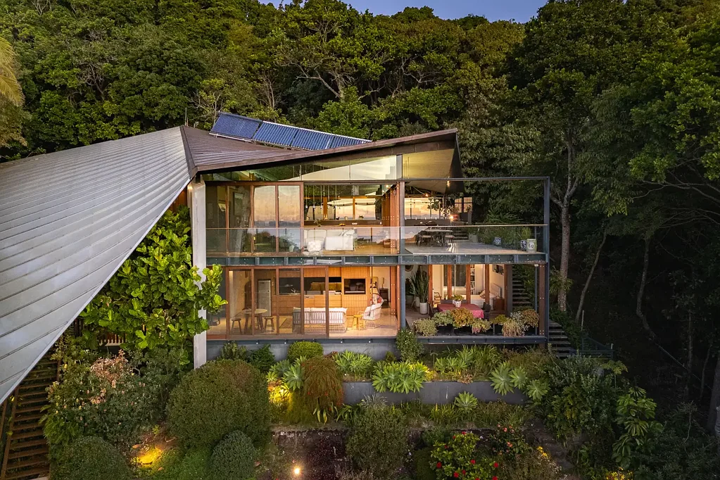 Byron Bay 5બેડરૂમ The Wing House - An Icon of Coastal Architecture with Sweeping Ocean Views