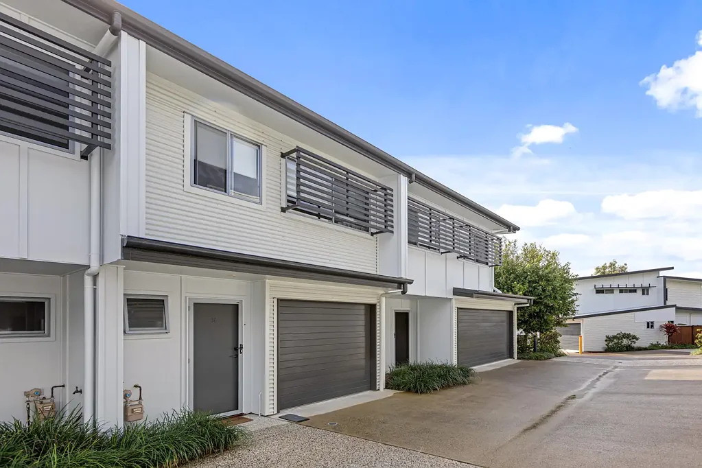 Mountain Creek 2ห้องนอน Brightwater Townhouse Opportunity !