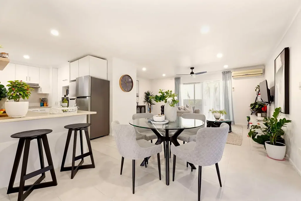 Jamboree Heights 3房  精心翻新、安全且随时可入住的家庭住宅  Beautifully Renovated, Secure & Move-In Ready Family Home