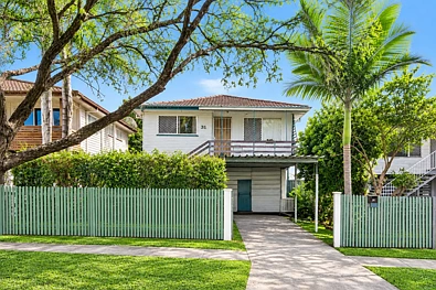 Sunnybank Hills 3ਬੈੱਡਰੂਮ AUCTION - Saturday 31 October at 4:00 PM | Spacious Family Living in Sunnybank Hills