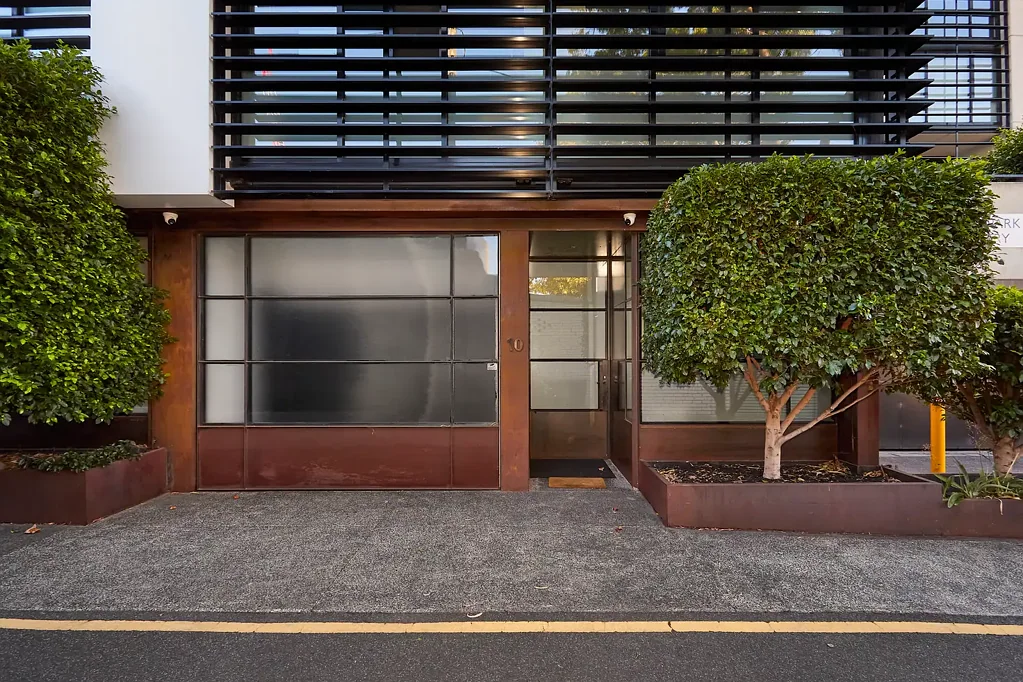 Richmond 3房 建筑对仓库风格奢华的礼赞 An Architectural Salute to Warehouse Inspired Luxury