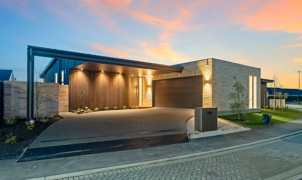 Prebbleton 4Moenga Stand out from the Crowd!