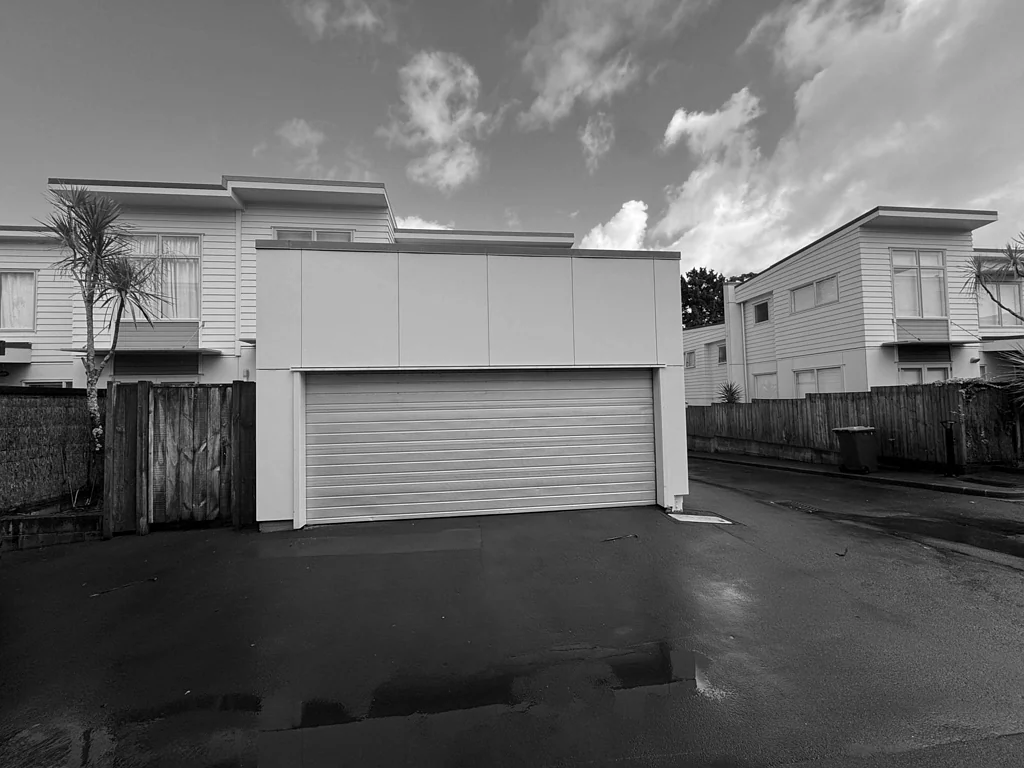 Mount Albert 2Zimmer MORTGAGEE SALE