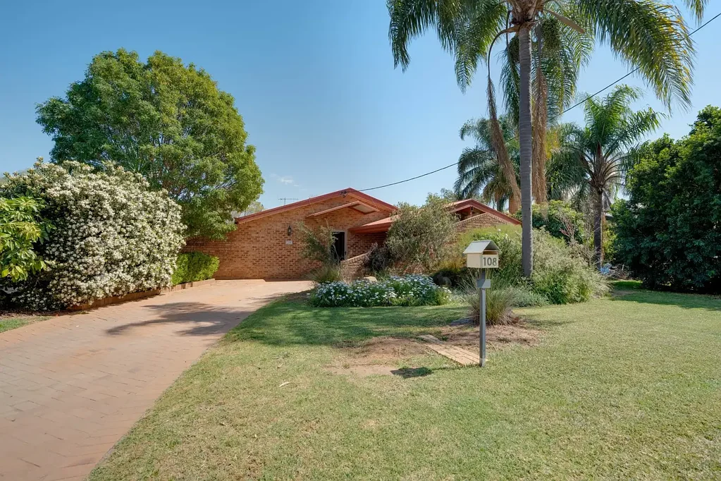 Narromine 4Kwarto A Home That Has It All – Style, Space and Entertaining