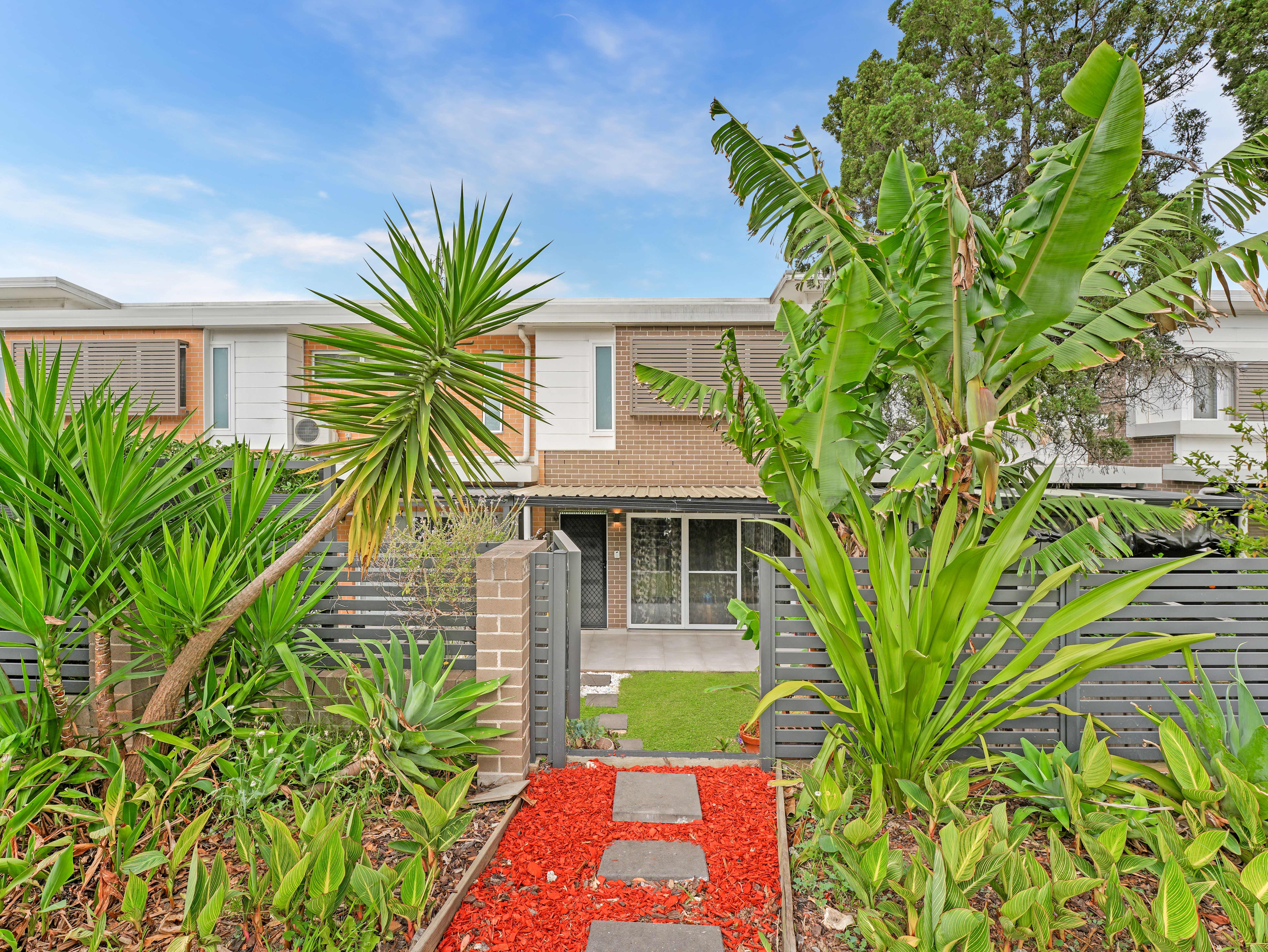 UNIT 7 93 BROUGHTON ST, CAMPBELLTOWN NSW 2560, 0房, 0浴, Townhouse