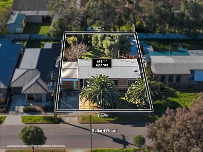 Smithfield Plains 3房  NEW PRICE - Renovate, Redevelop or Subdivide (STCC) – 613m² of Opportunity!