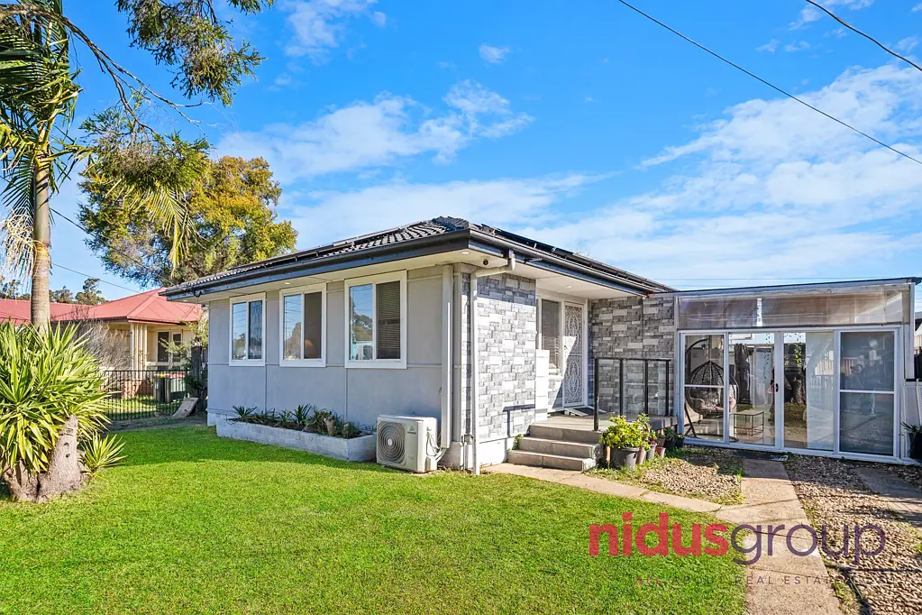 24 Gasmata Crescent, Whalan, NSW 2770