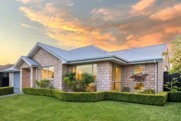 7 Applefield Court, Northwood