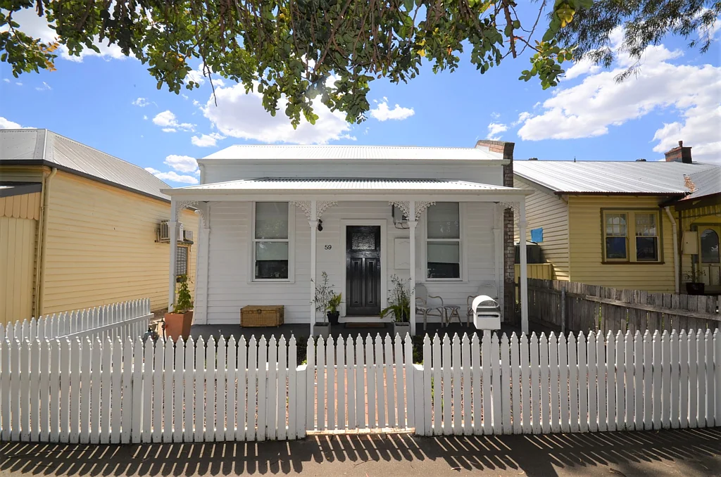 FULLY FURNISHED - CONTACT AGENT FOR AVAILABILITY!!