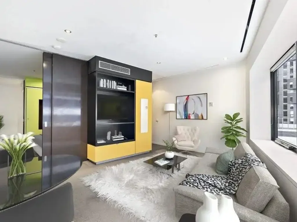 UNFURNISHED-One Bedroom Apartment In The Heart Of The Action