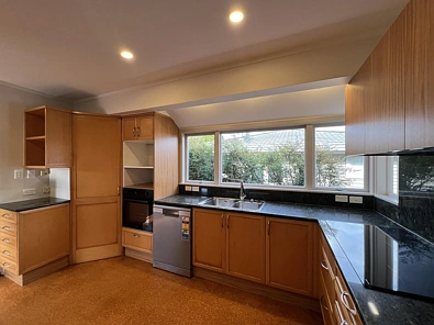 Grand Family Home in Prestigious Ellerslie Location