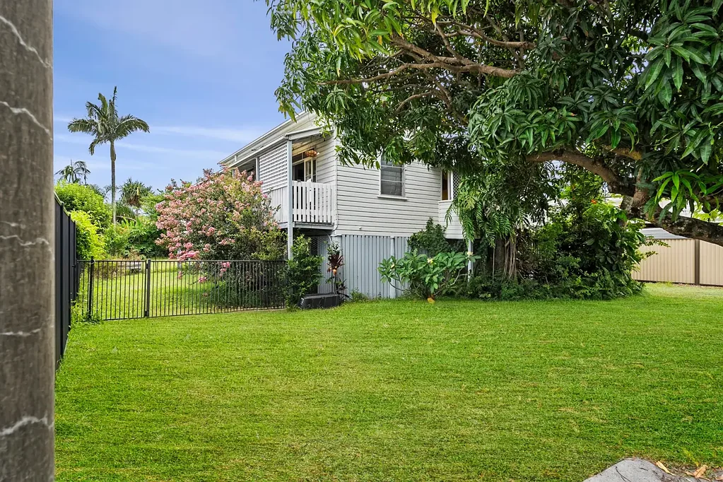 8-10 BOUNDARY STREET, Currumbin Waters, QLD 4223