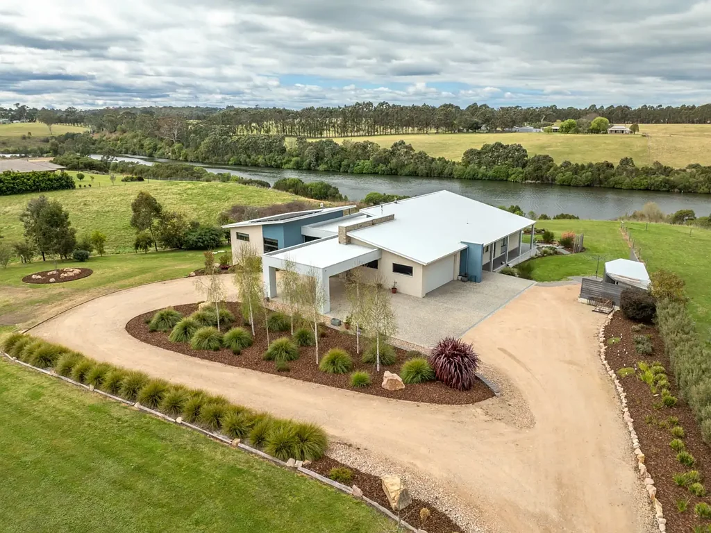Nicholson 3ਬੈੱਡਰੂਮ LUXURY LIVING AWAITS ON THE NICHOLSON RIVER
