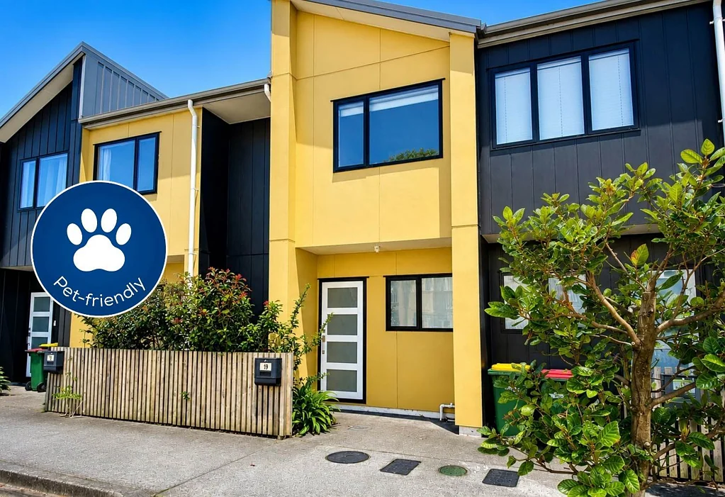 Pet-friendly! Sun Soaked 2 Bedroom with Bonus ...