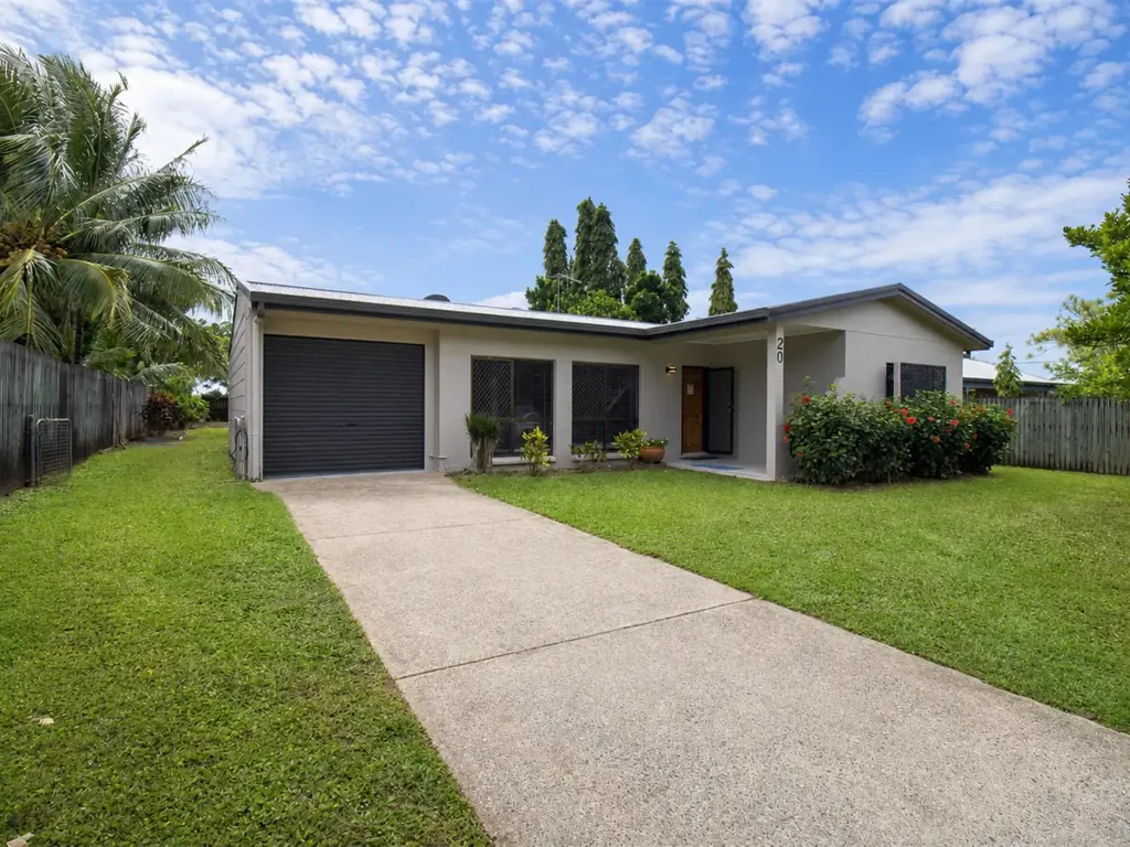 Woree 3房  Set On 800 m2 This Quality Built Home Comes With A Large Shed !