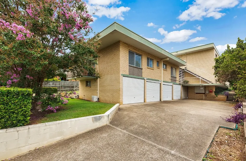 PRIVATE 2 BEDROOM UNIT