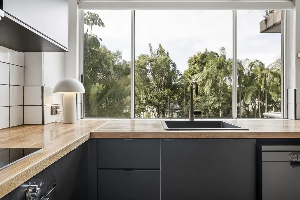 Tugun 2房  Fully Renovated Coastal Apartment.