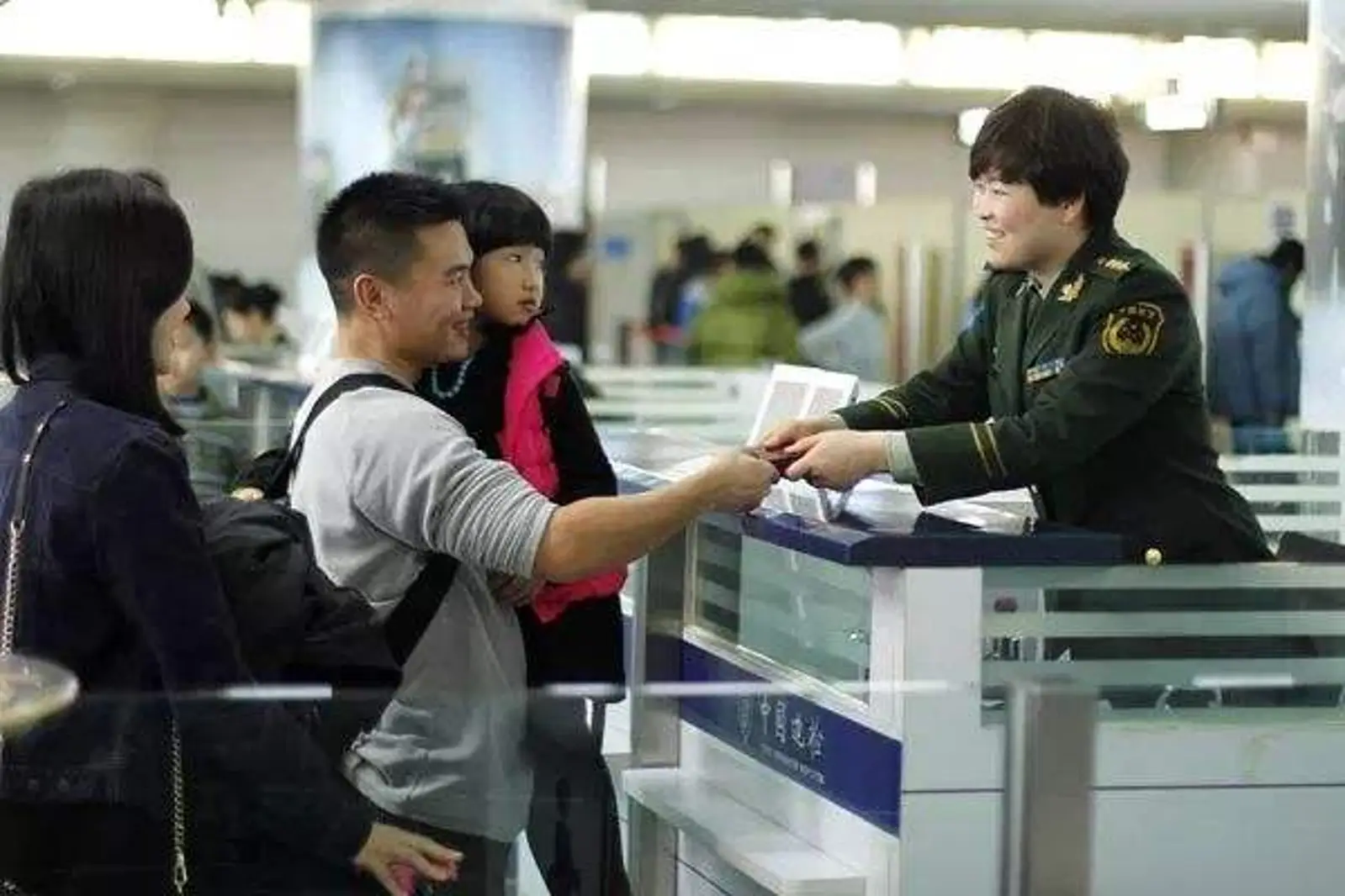 重大好消息！从2月起，外籍华人将获5年"准绿卡"！回国更方便！
