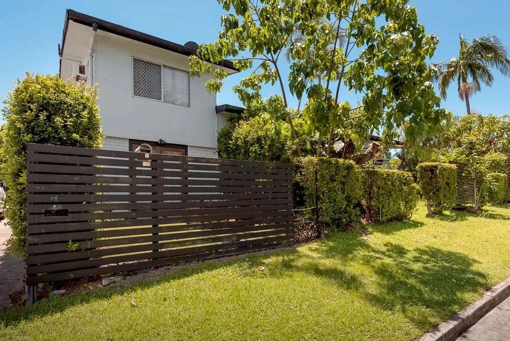 Southport 4 Slaapkamer Prime Corner Block in Chirn Park – Endless Potential!