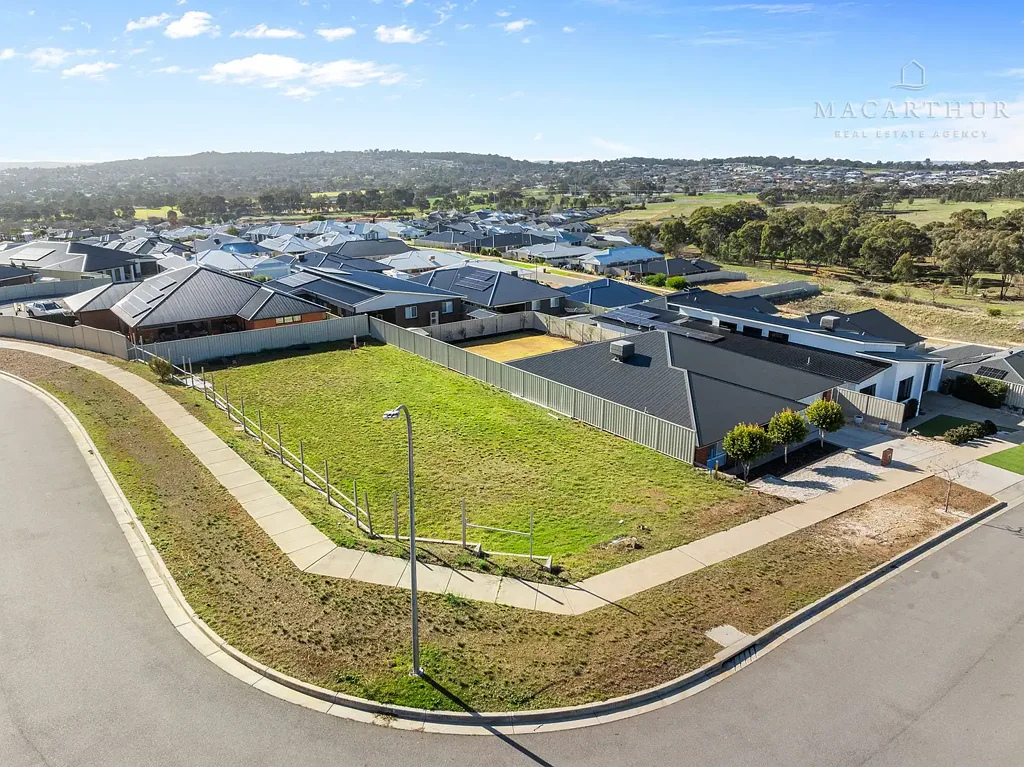 Lloyd Elevated Lloyd Estate Block - Captivating Views and Ready to Build